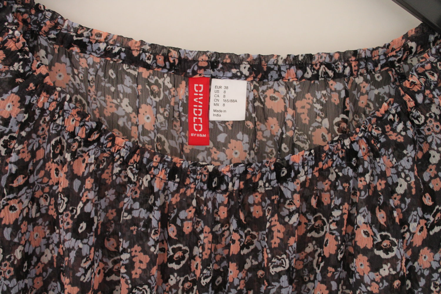 Schöne Bluse / Carmenbluse, H&M, 36, w. NEU, bunt Blümchen, blau, rose / apricot, schwarz