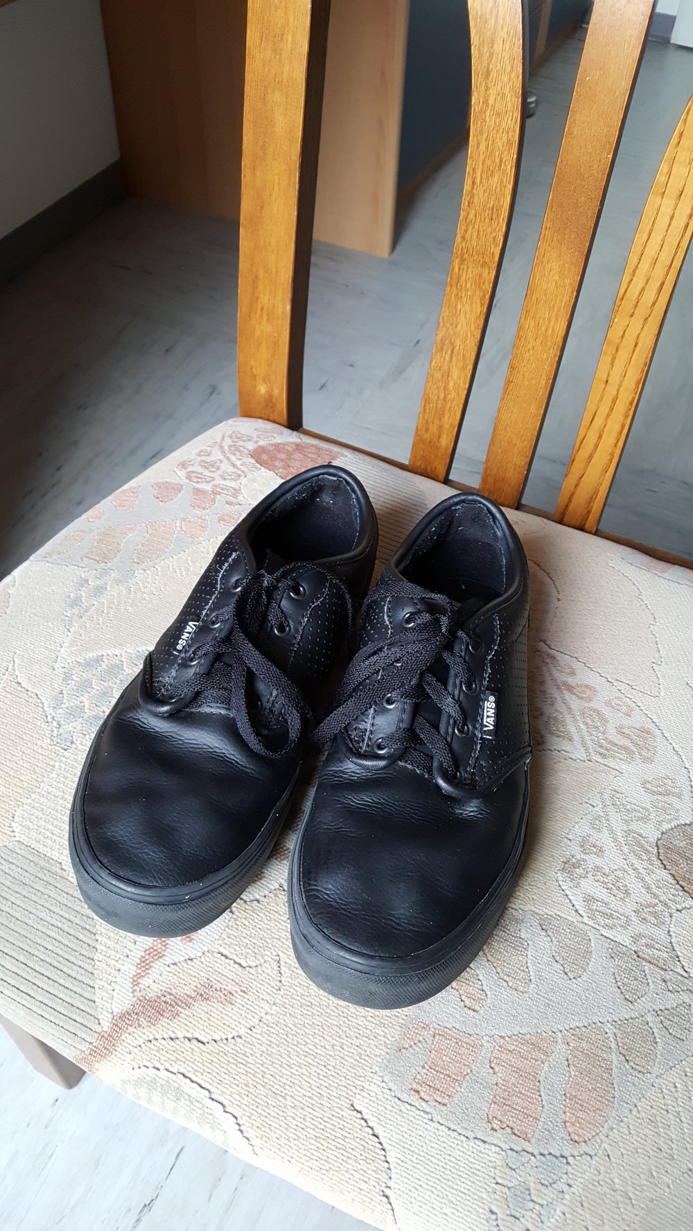 435. Schnürsneakers von Vans, Gr. 39, Leder