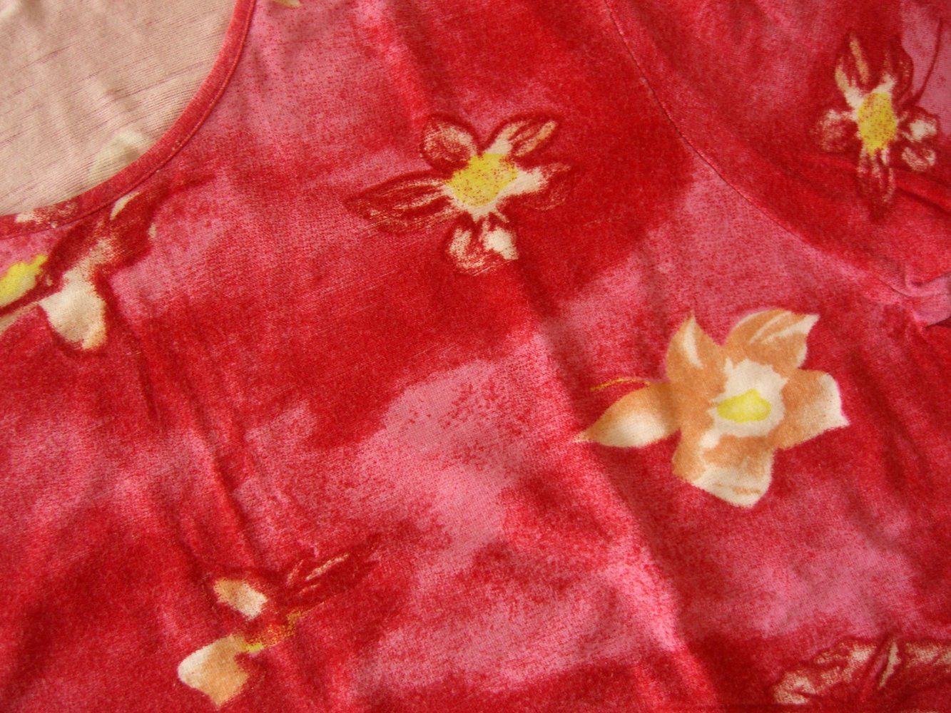 Sehr schönes Blumenshirt