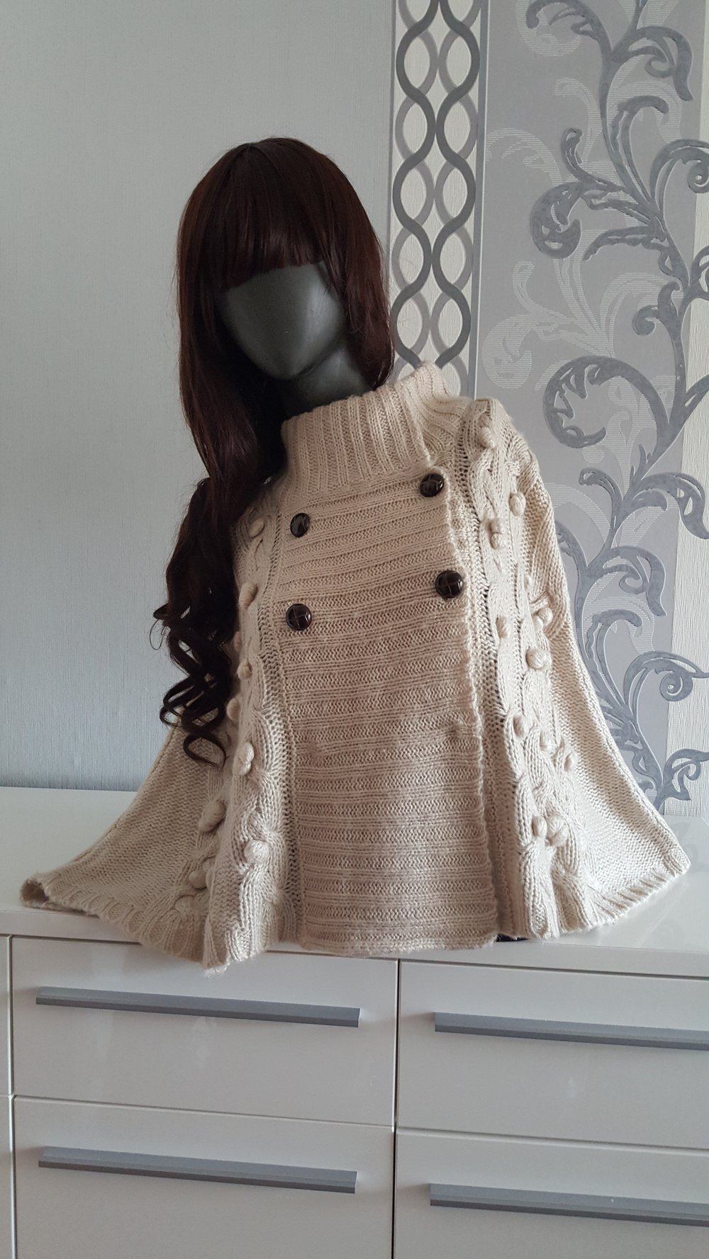 Beige Lolita Poncho mit Muster für Herbst und Winter ausgez. M 38 auch L / XL 40 / 42 evtl. S 36 als Oversize