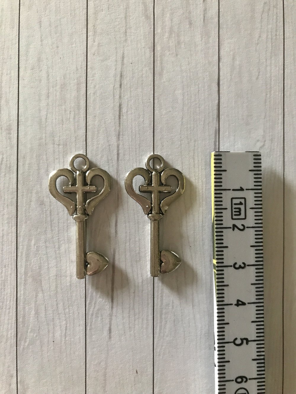 Beiderseitige Schlüssel als Kettenanhänger/Armbänder/Ohrringe 