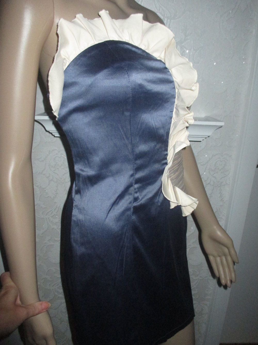 NEU * Cocktail * Ausgeh * Ball * Seiden Satin * Bodycon * Rüschen * Volant * Bustier * Mini- Kleid 