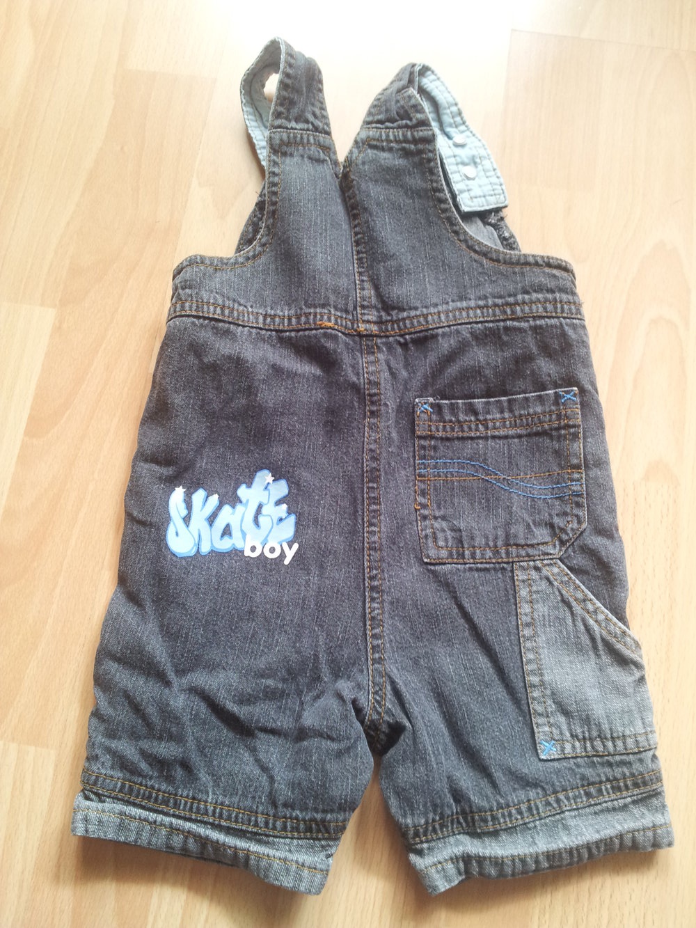 kurze Jeans Latzhose Skater Boy Gr. 74