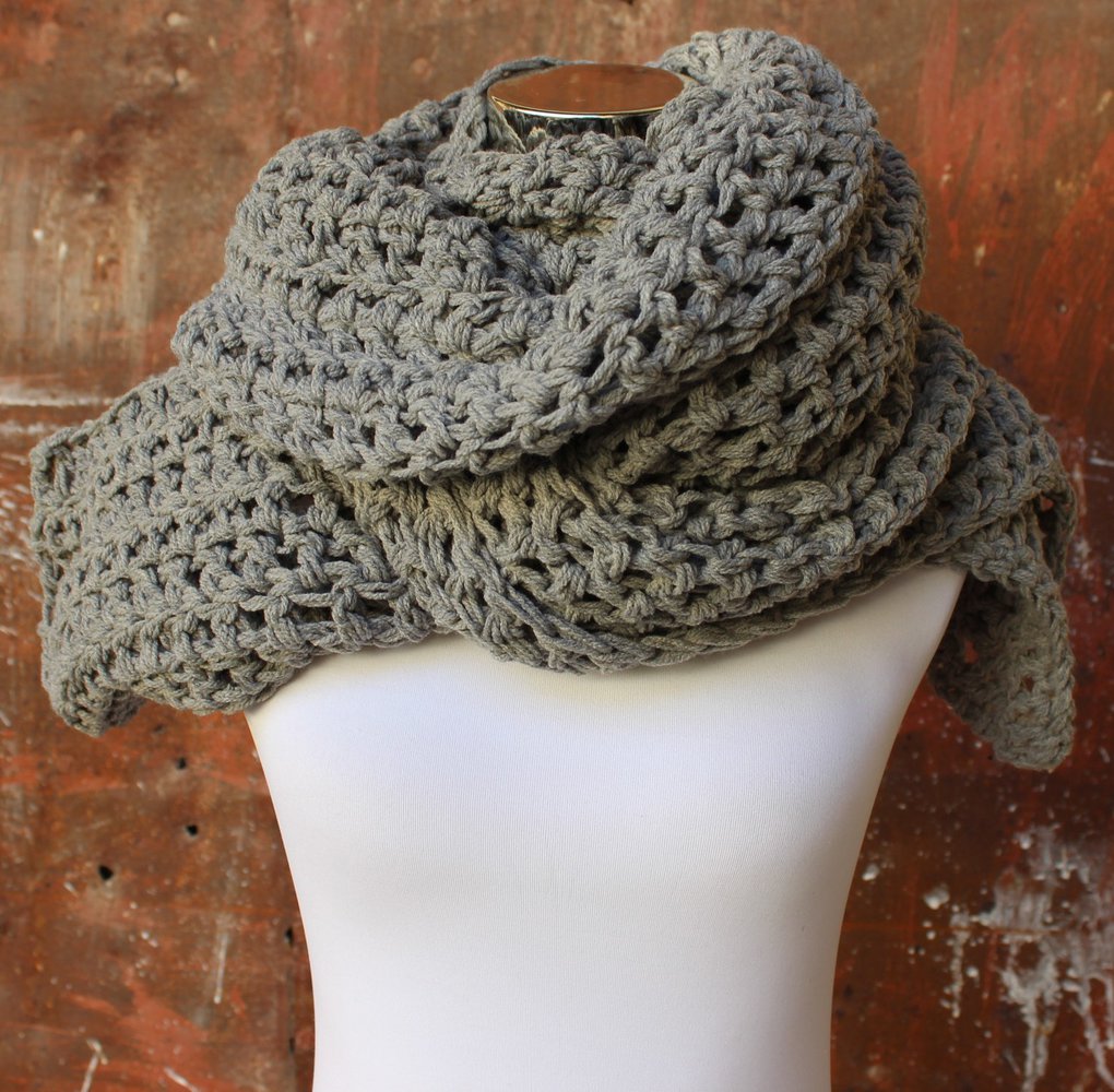 hellgrauer gehäkelter XXL Schal, DIY Unikat