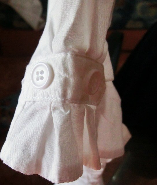 Bluse von H&M weiß, Gr. 36 mit Kragen, vorn zum Knöpfen, Brusttaschen leicht durchsichtig sexy kawaii