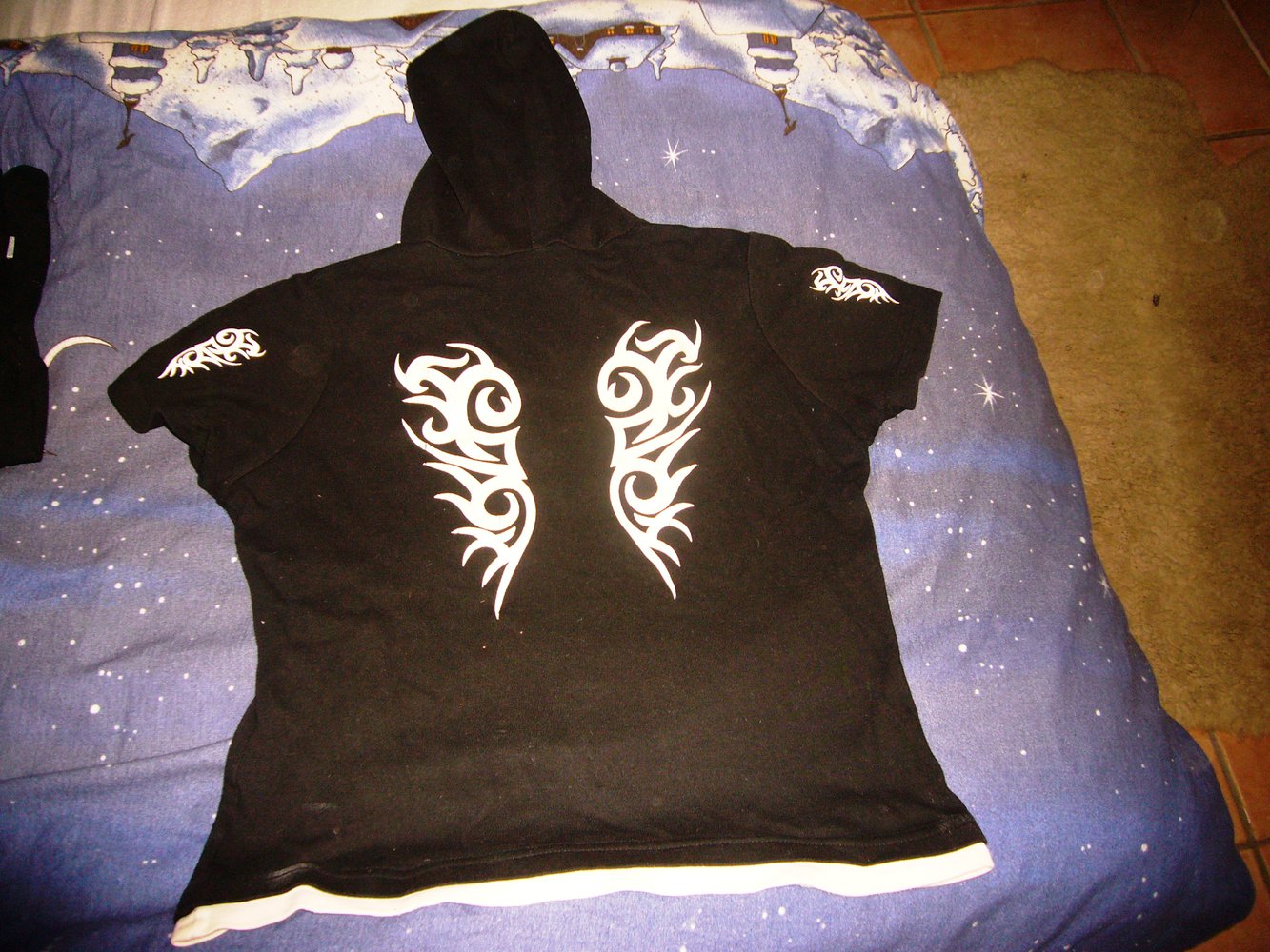 T-Shirt mit Kapuze Gothic Stil