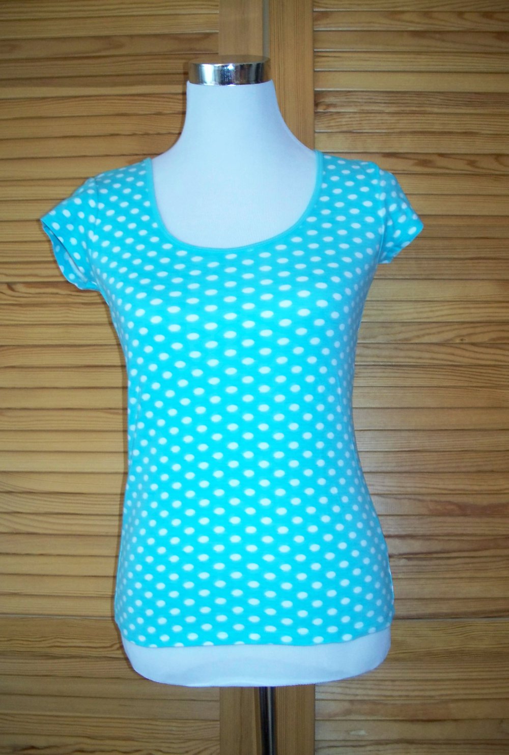 MELROSE// T-Shirt in türkis mit weißen Punkten/ Polka dots