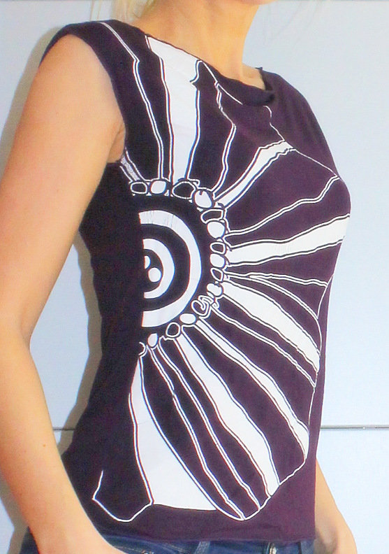 schönes Oberteil / Top / T-shirt mit Aufdruck in lila
