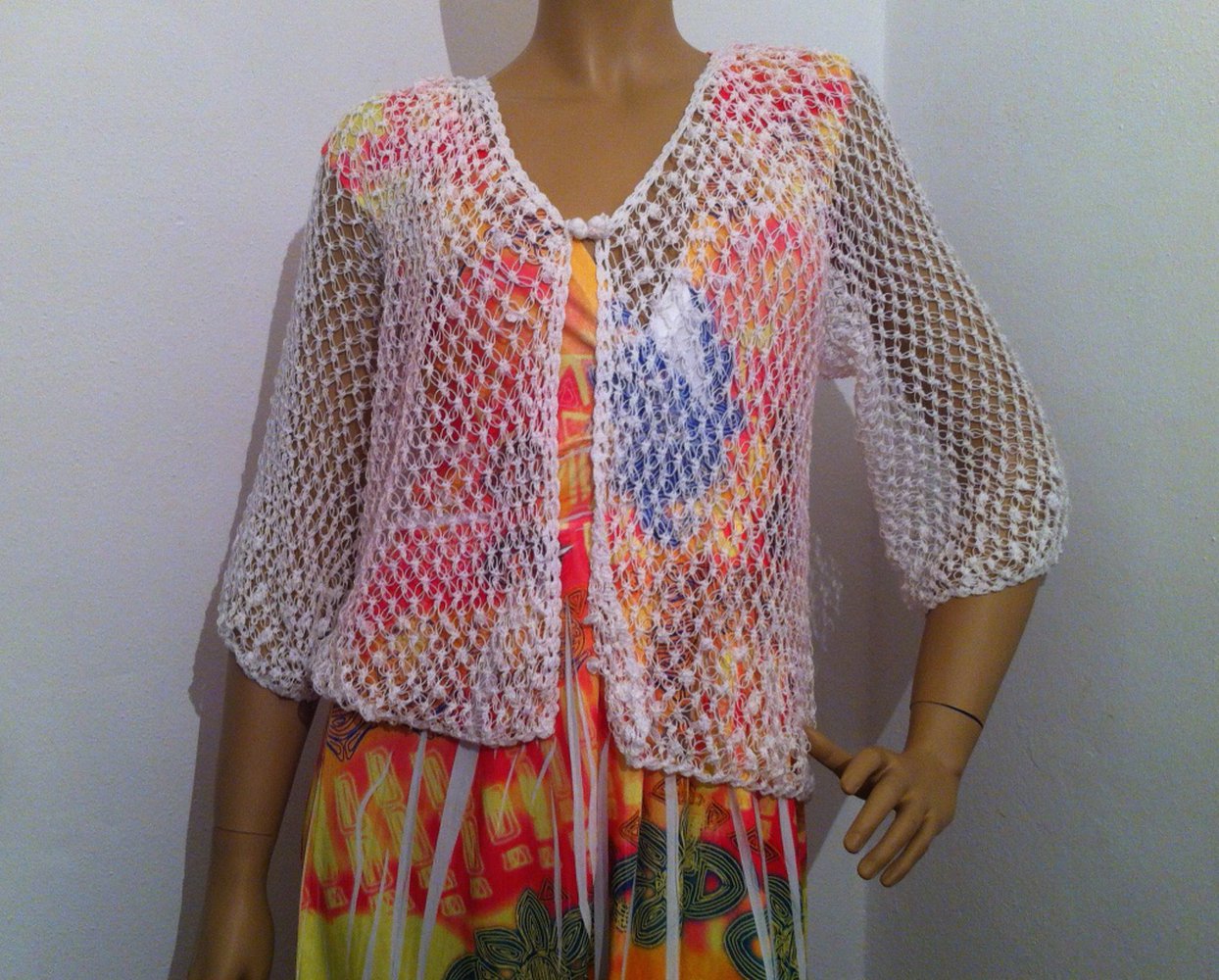 Schönes weißes Überwurf Jäckchen von Ibizza Line Größe 40/42