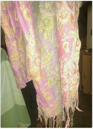 Schöner schal bunt pink rosa