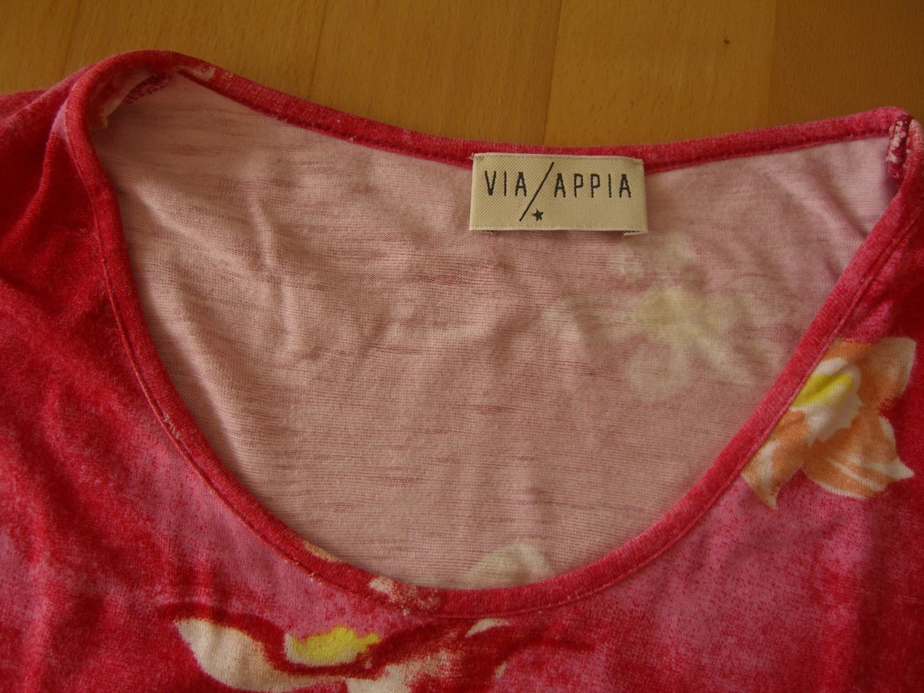 Sehr schönes Blumenshirt