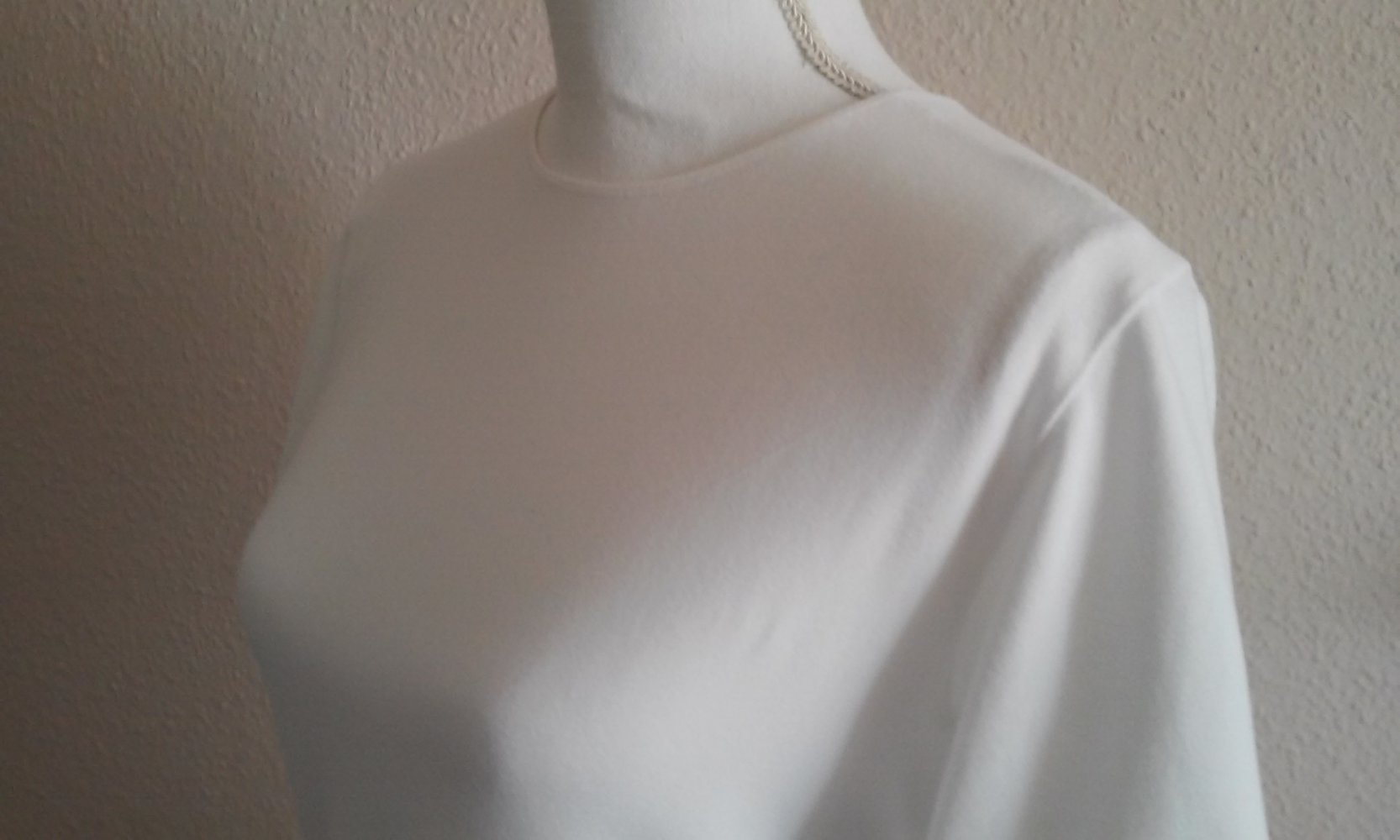 T-Shirt Shirt Pulli Sommerpulli Unterzieher Rundhals weiß, eng anliegend/Fogurbetont