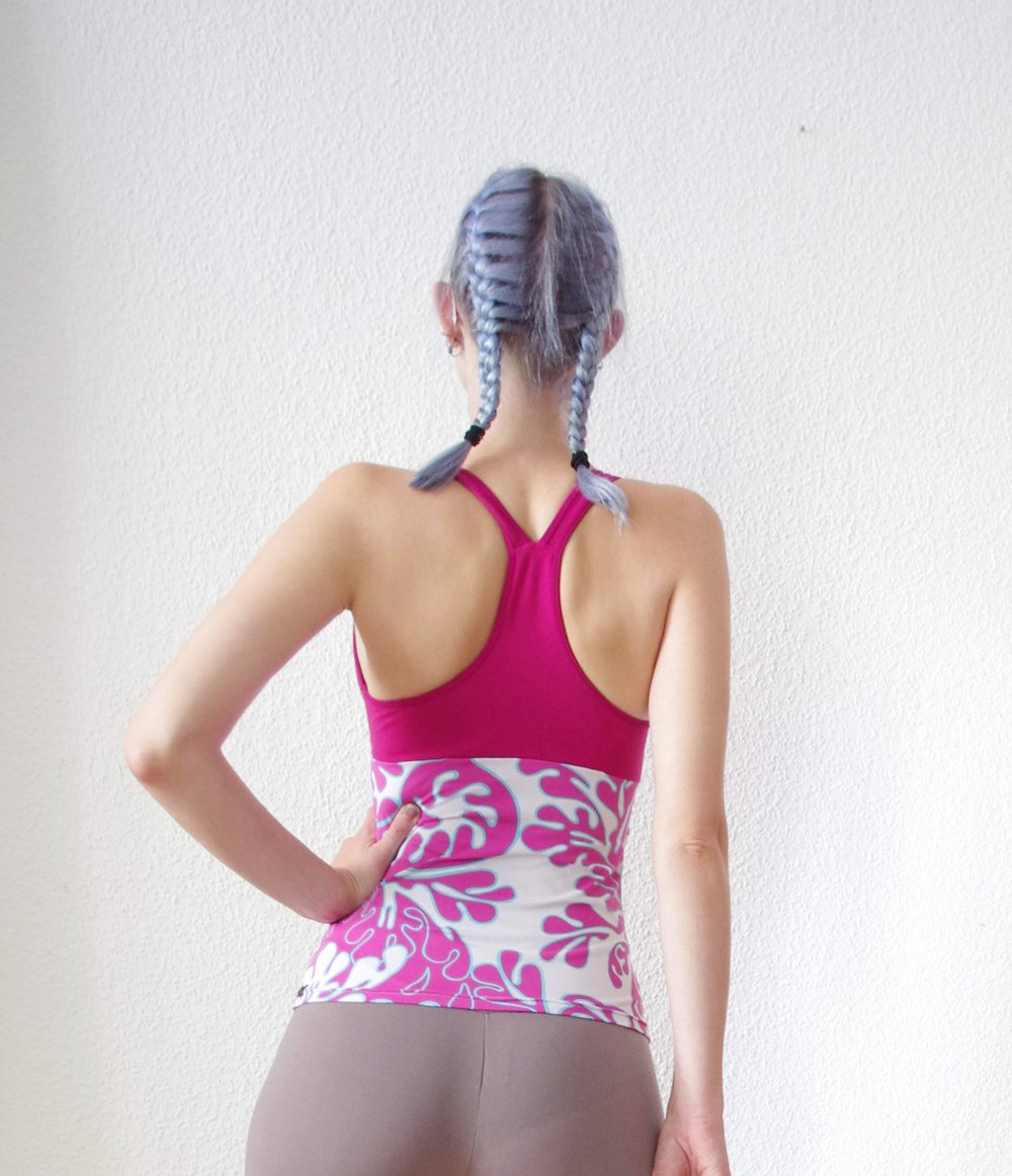Gemustertes Yogatop Racerback floral Gr. S stretchig Yogabela