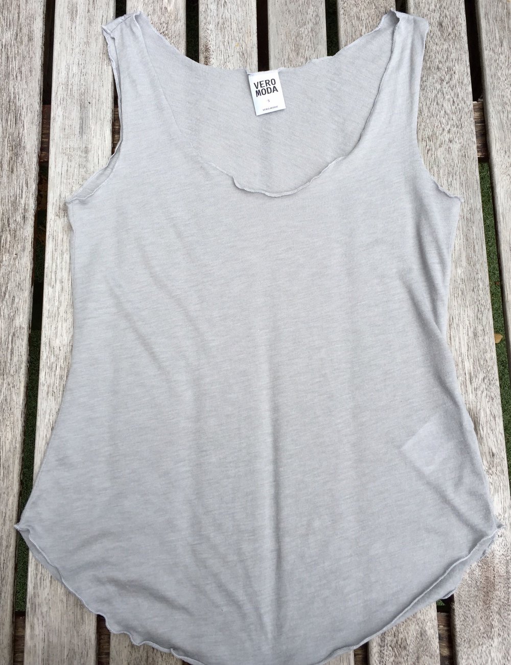 VERO MODA Tanktop grau superleicht Gr. S