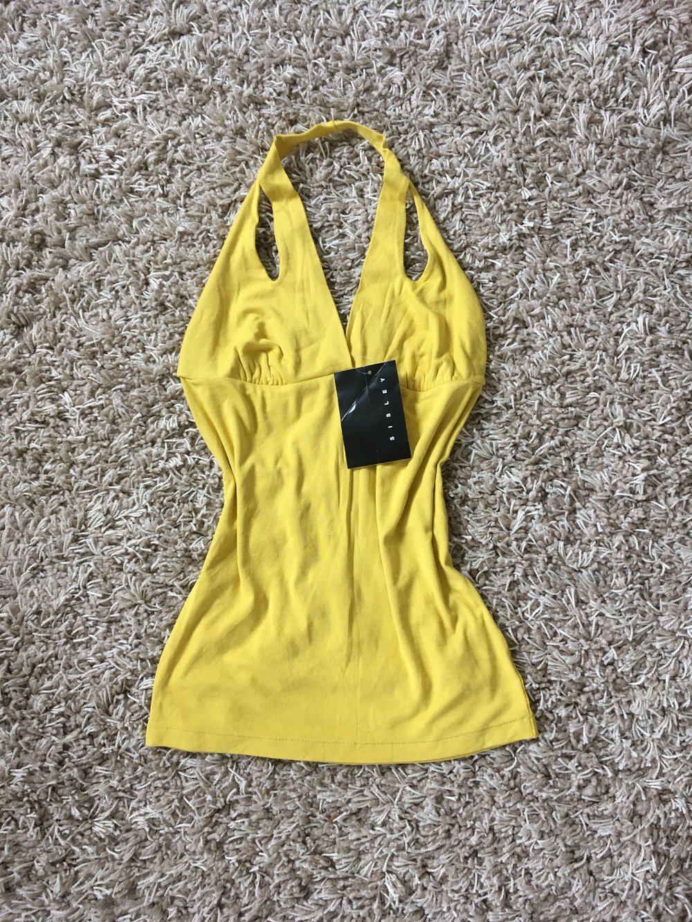 Neckholder Top Bluse Hemd Shirt Oberteil gelb 34 XS 36 S M 38 40 Sisley
Sehr schönes Top von der Marke Sisley 
mit M ausgezeichnet, aber das Material ist seeehr stretchig, sodass es locker ab S tragbar ist 
es hat schöne Cutouts an den Trägern und si