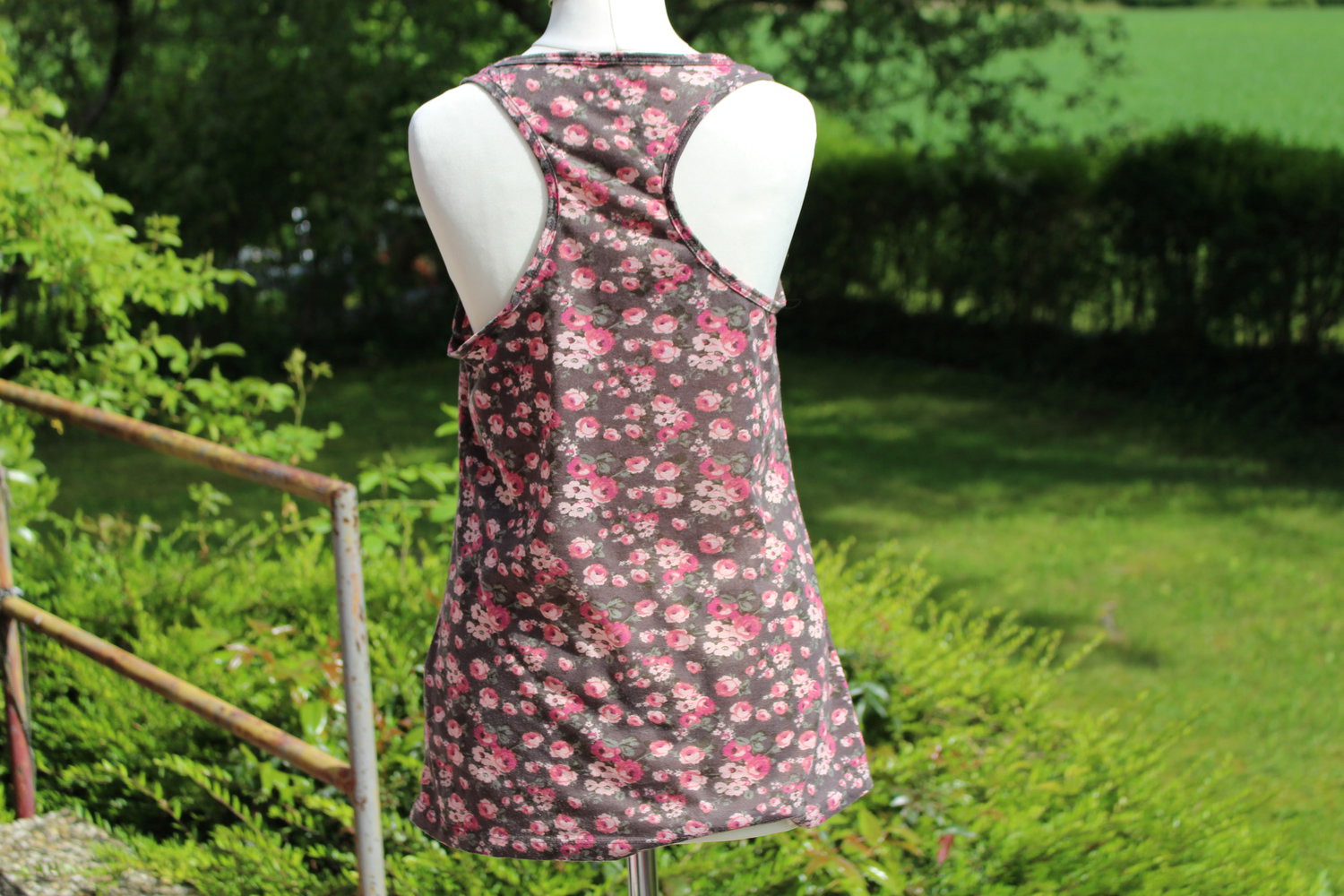 Tanktop mit Blumen