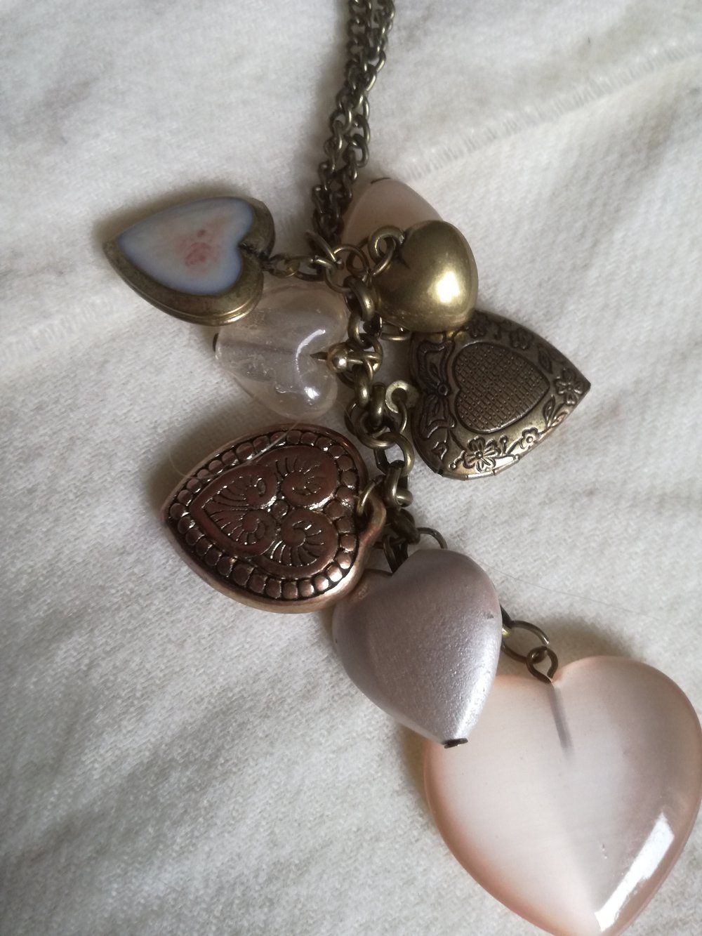 Kette mit Herzen zum öffnen