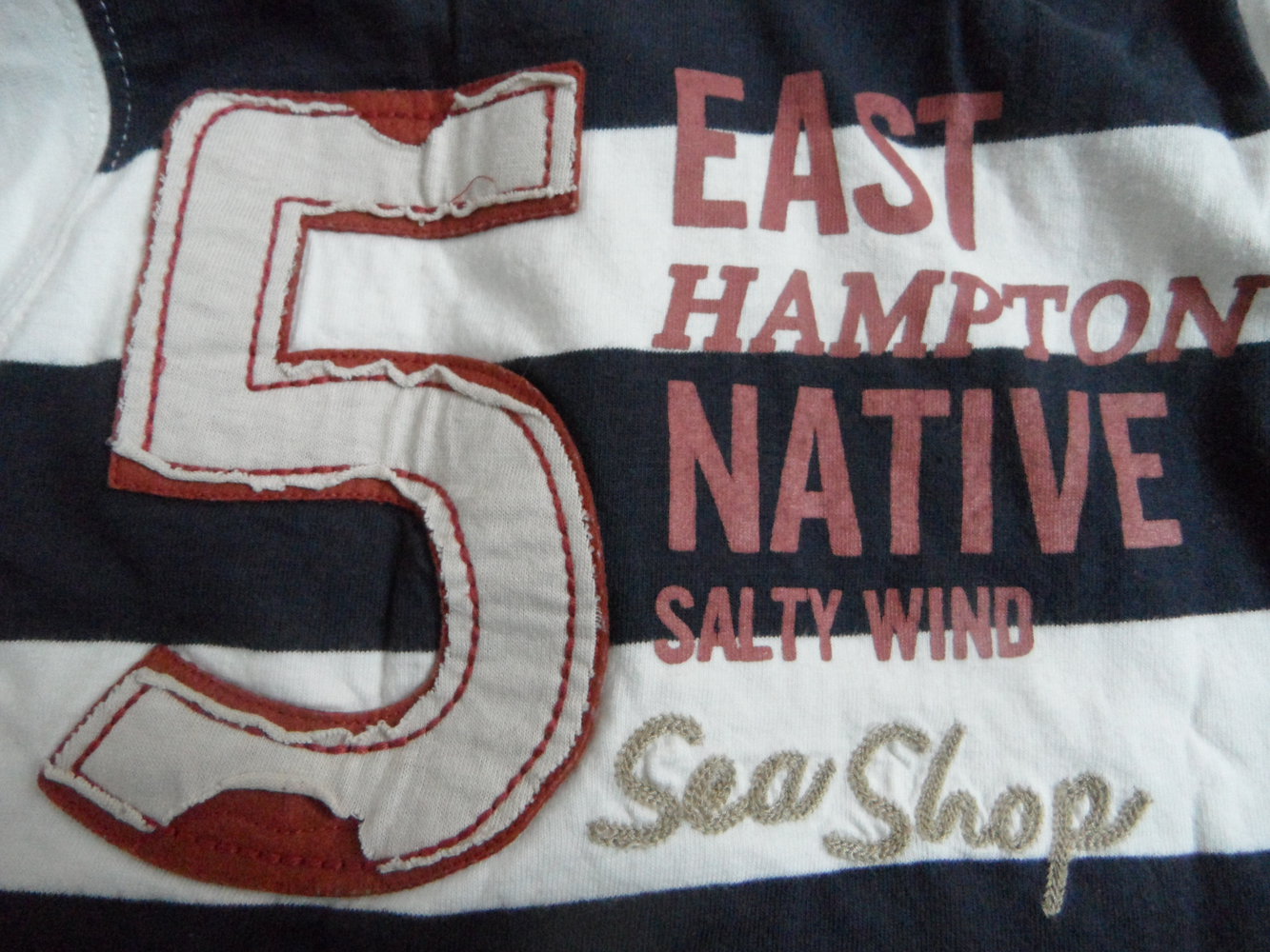 Benetton schickes Poloshirt mit tollen Details