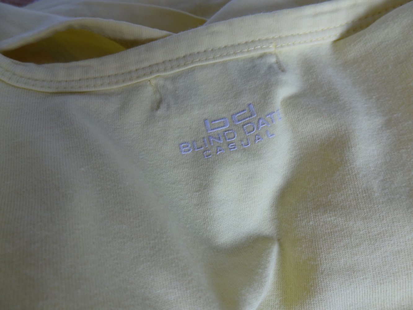 Cooles gelbes T-Shirt mit aufgedruckter 3