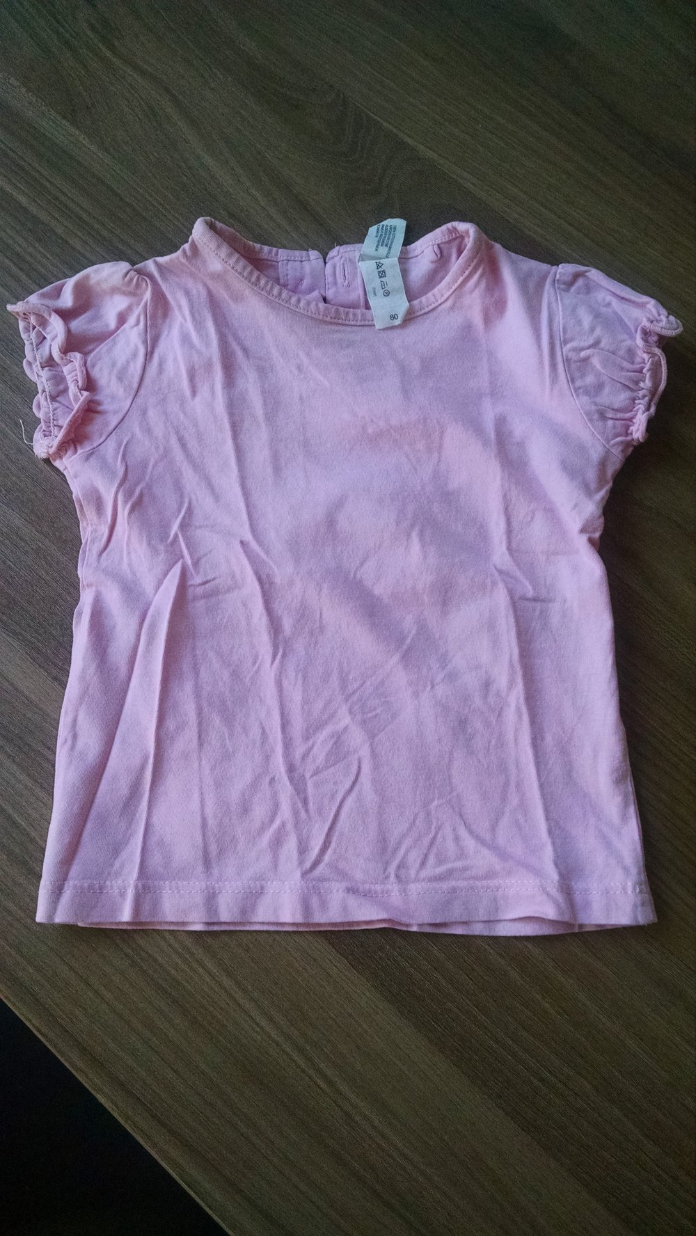 Süßes T-Shirt mit gerüschten Ärmel Gr. 80