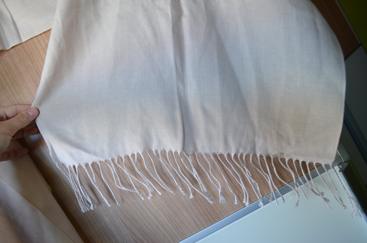 Schöner beiger Schal 