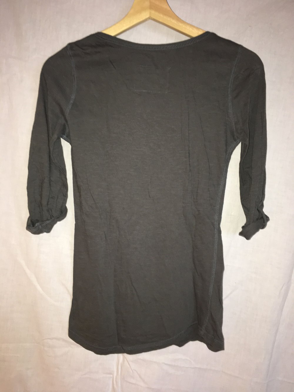 graues 3/4-ärmliges Oberteil