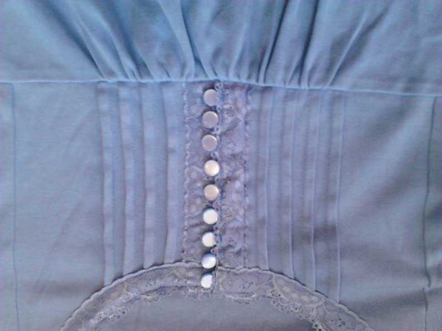 Wunderschönes blaues Spitzenoberteil