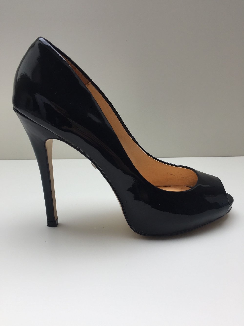 Buffalo High Heel Peeptoe Pumps schwarz Leder Lack Optik Größe 40