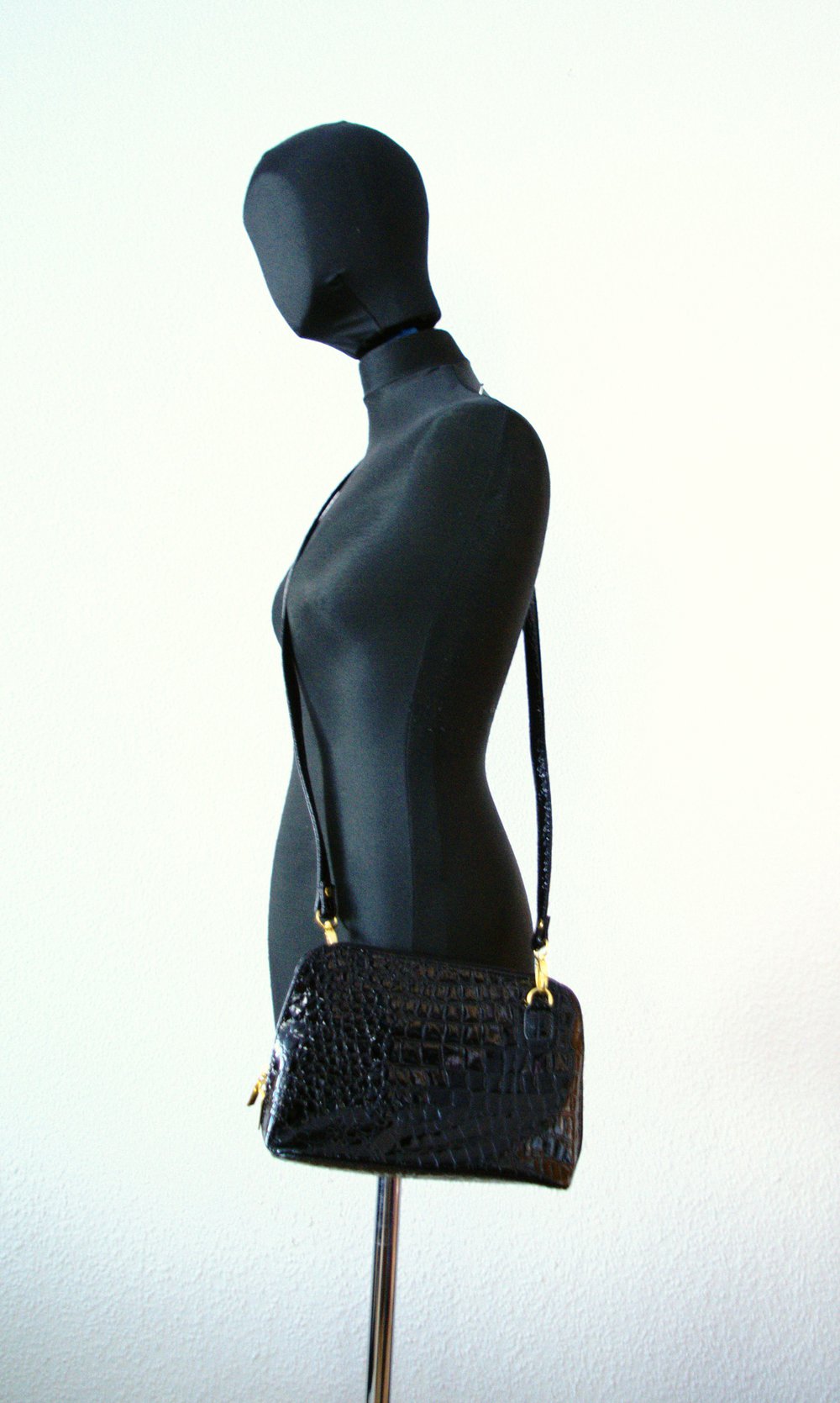 Vintage Handtasche schwarz Lack Musterung Ara gold Clutch