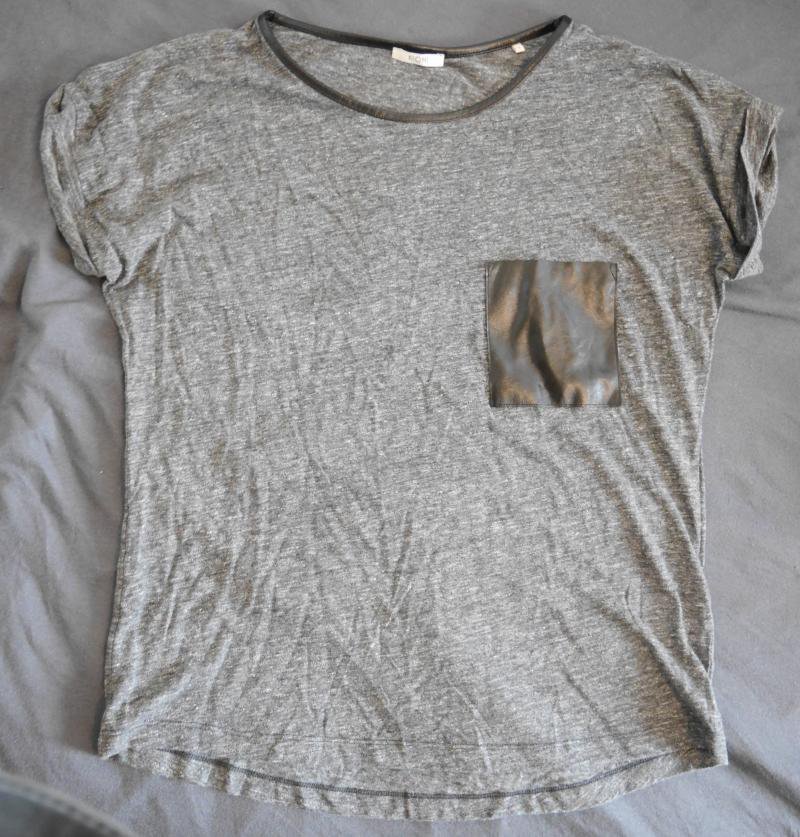 weites graumeliertes T-Shirt von Kiomi mit Kunstledereinsätzen