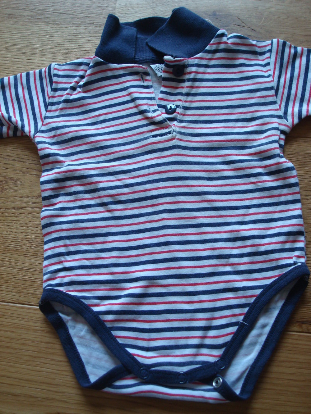 2 freche Bodys für Jungen