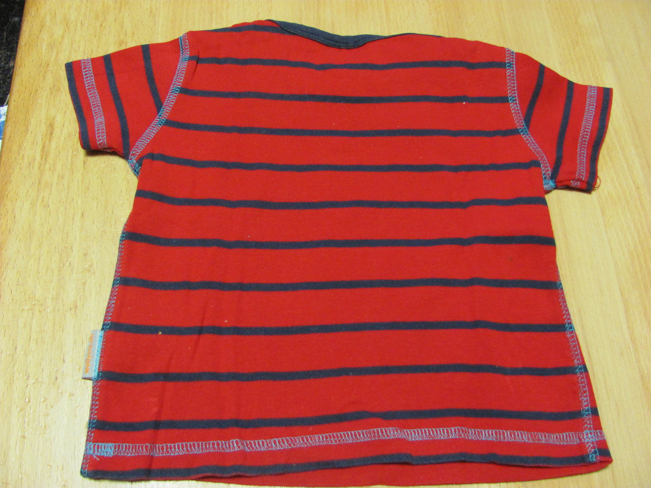  rot-blau gestreiftes T-Shirt 68/74  