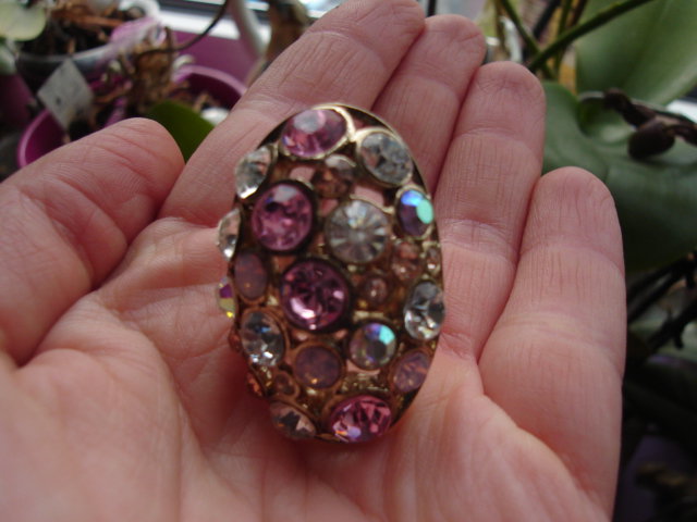 Schöner Ring god mit rosa und weißen Steinchen 