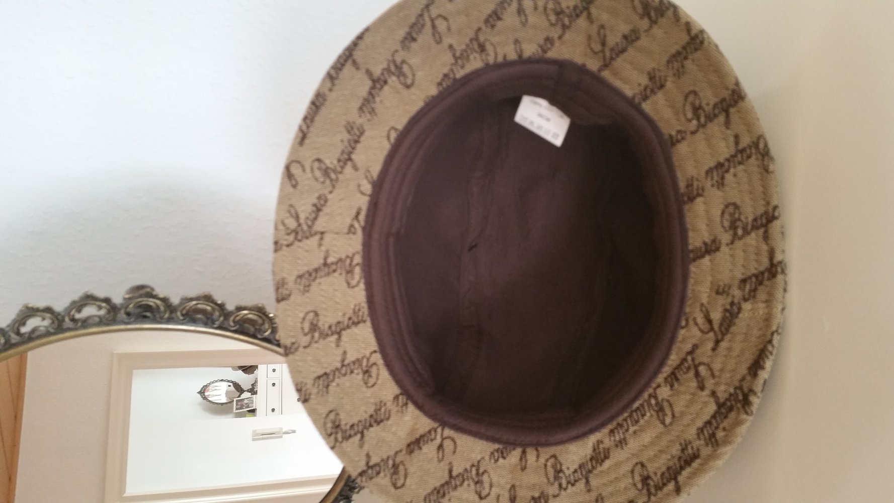 Sehr schöne Hut für dem Sommer 