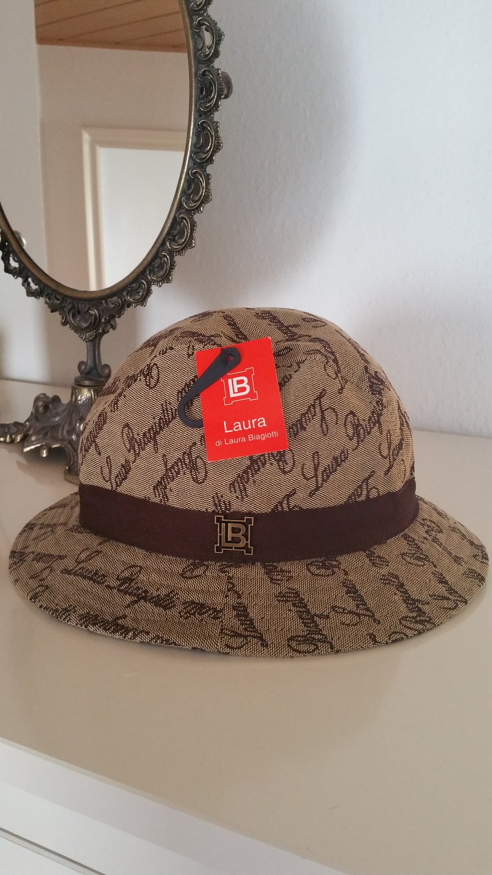 Sehr schöne Hut für dem Sommer 