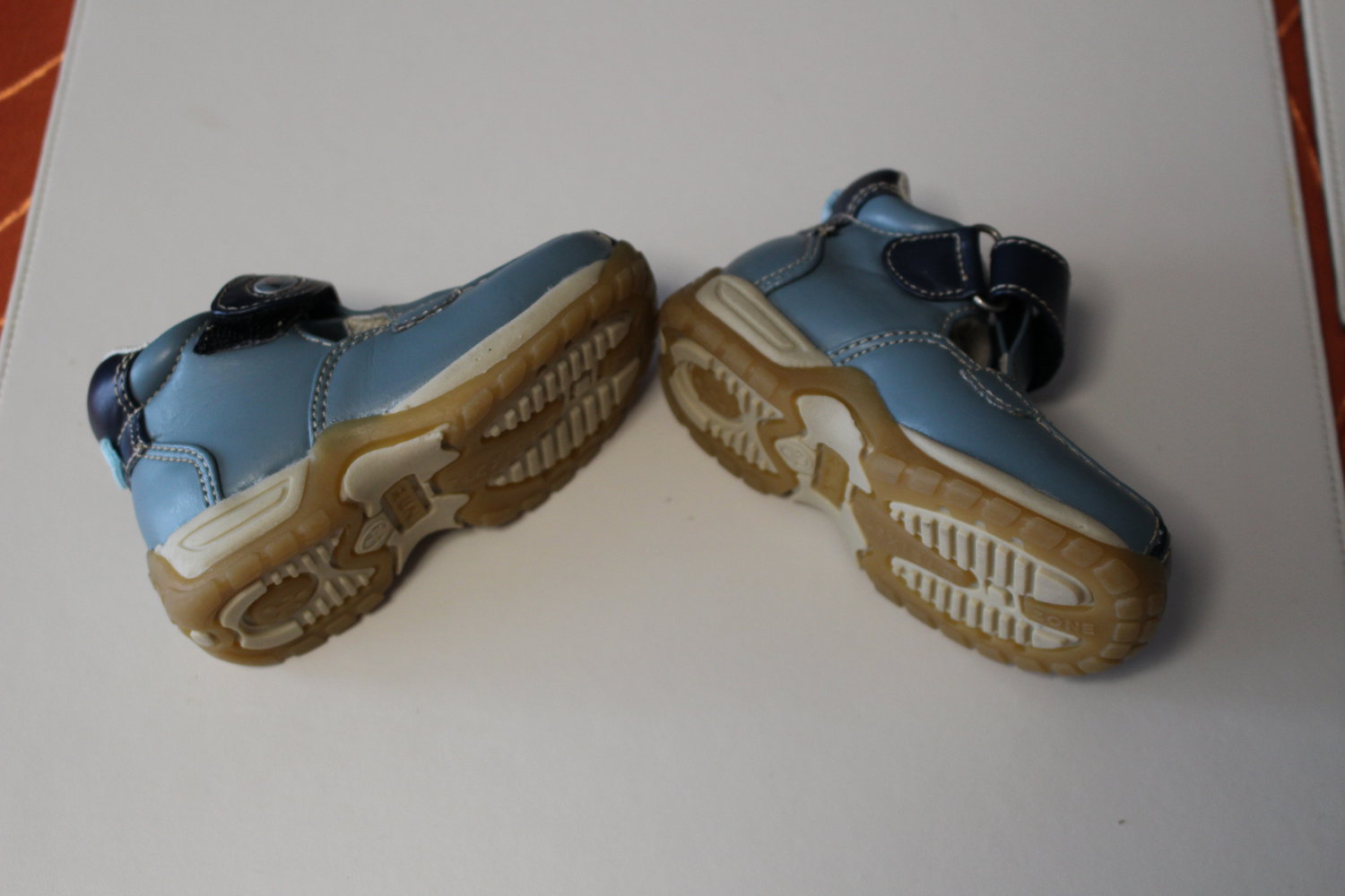 127. Neue Sommerschuhe von RUN, blau, Gr. 20