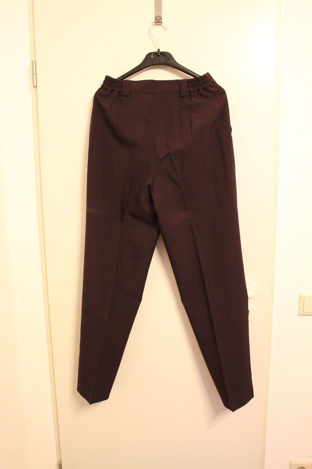 310. Neuer Damen Anzug von Quelle, Gr. 38, Farbe pflaume