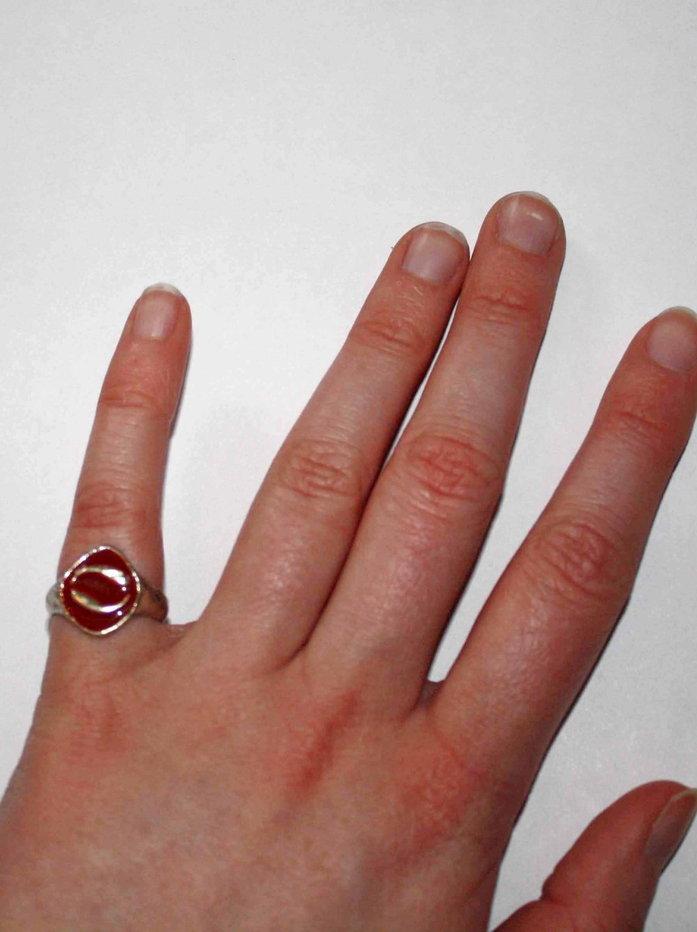 Süßer Ring für den kleinen Finger