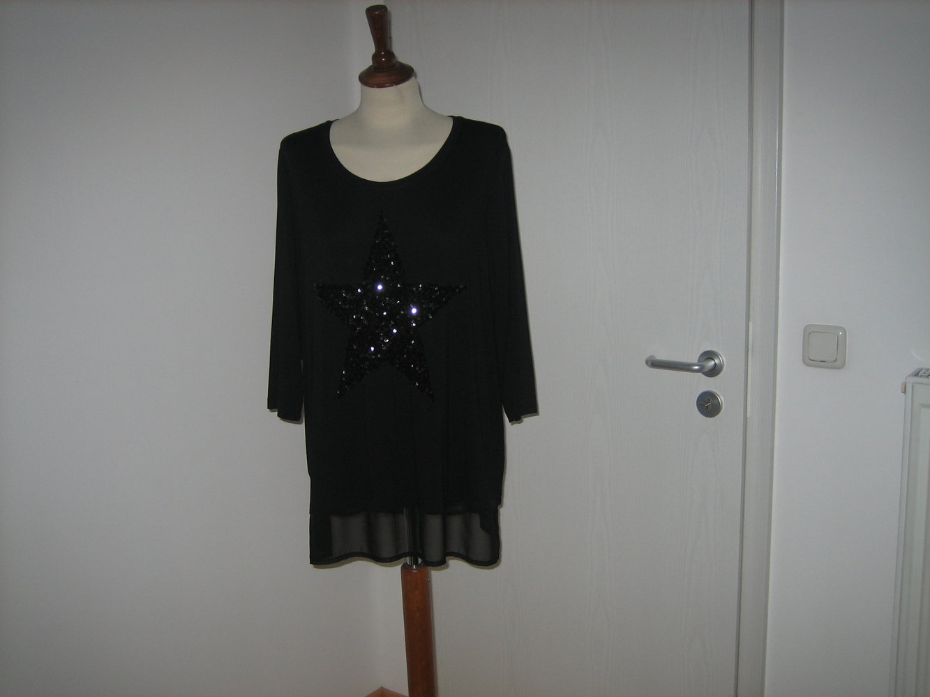 Edel-lässiges Shirt Gr. 42/44, weichfließend + Pailletten-Stern, NEU !!