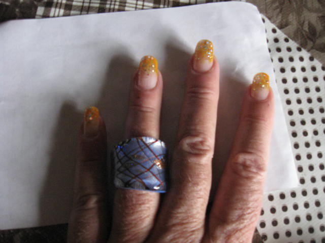 *** Neu ~ Ring ~ Hartplastik ***