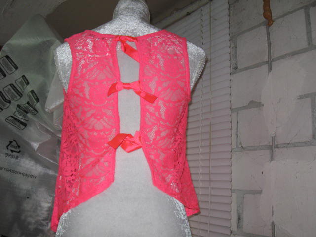 *** Neues zuckersüßes Spitzentop mit Schleifchen ***