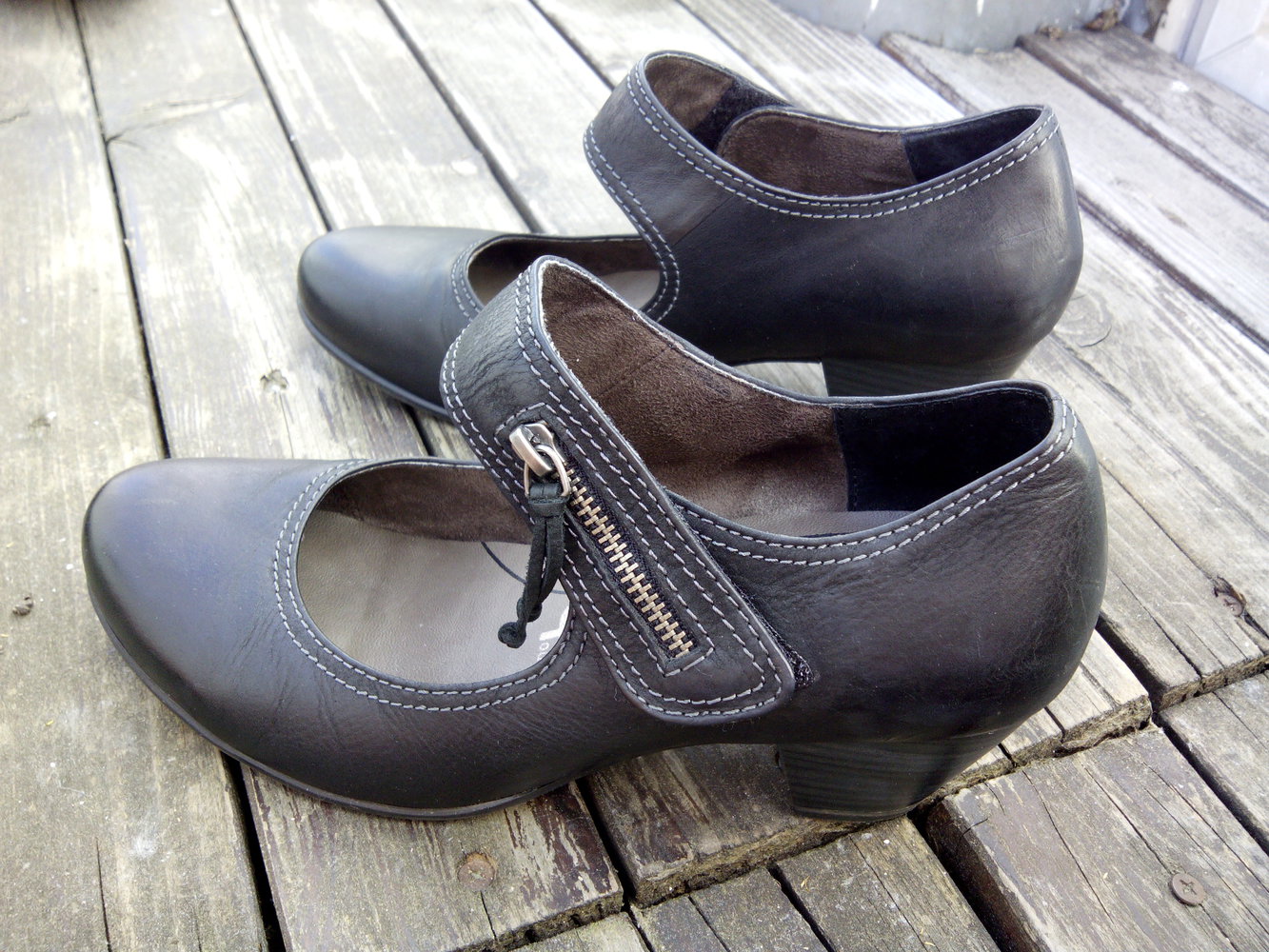 Tamaris Pumps aus Glattleder in Schwarz. Gr.37