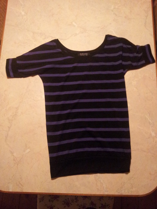 Oberteil lila schwarz Streifen dreiviertel Arm