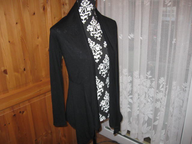 *** Cardigan mit sexy Rücken ***