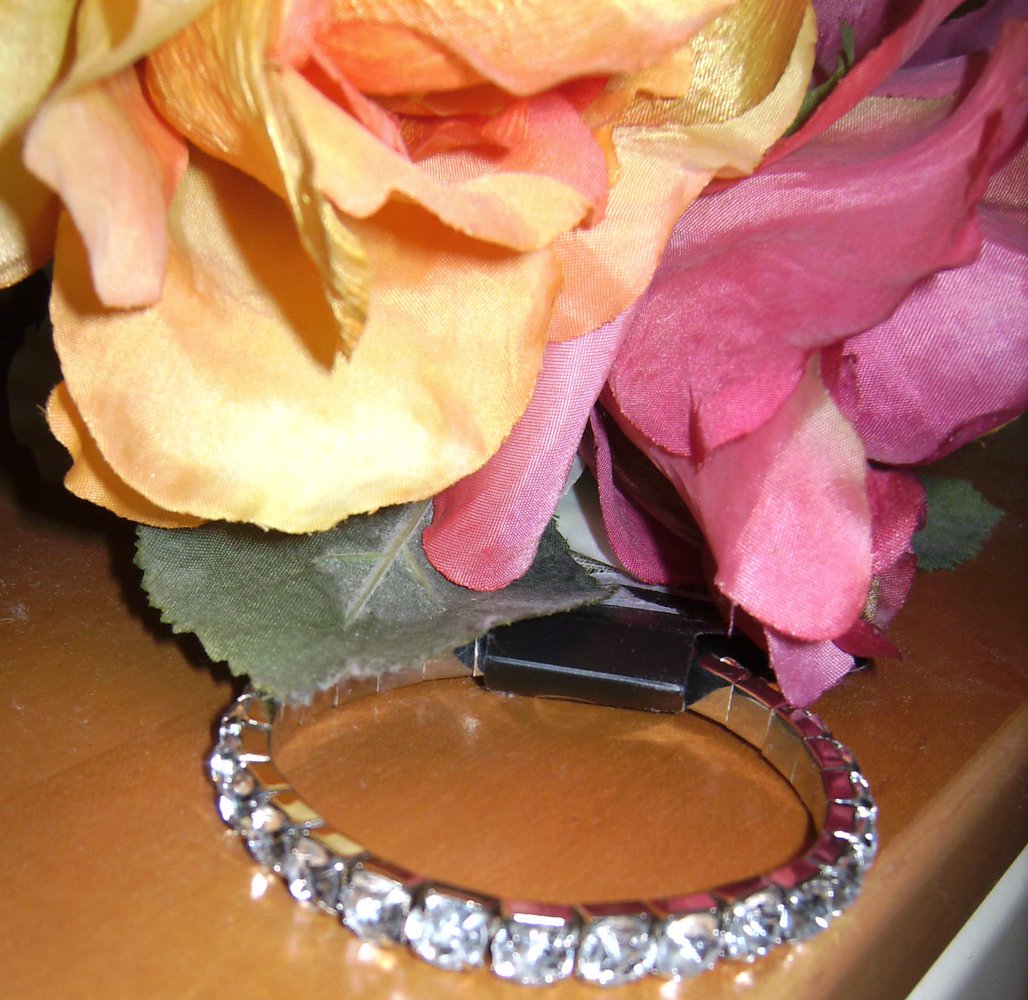 Neues Armband Strass, Armreif Modeschmuck Silberfarben, Gummi-Armband mit Strass-Steinchen