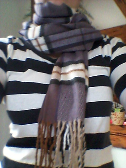 Schal lila-braun kariert