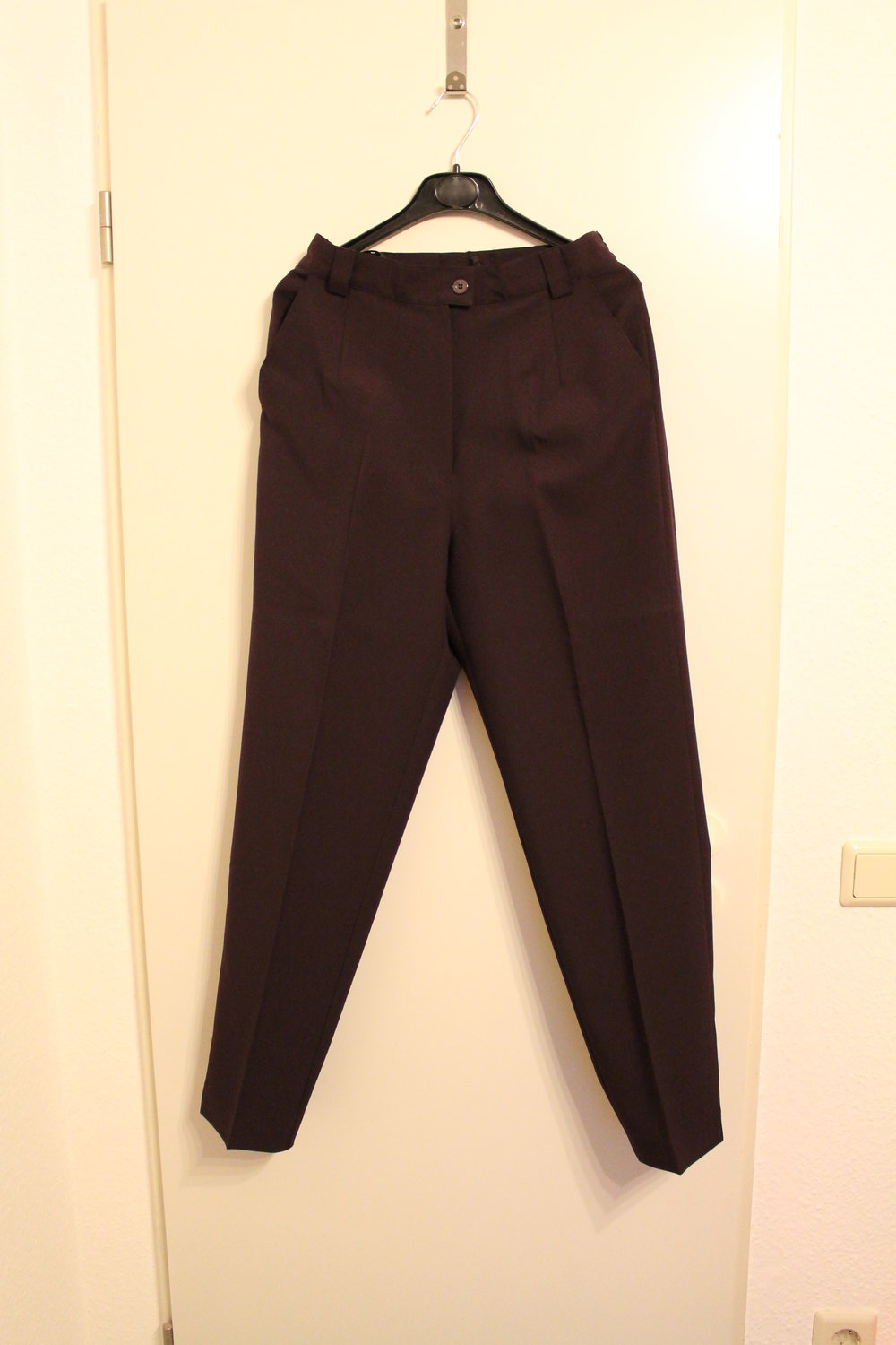 310. Neuer Damen Anzug von Quelle, Gr. 38, Farbe pflaume