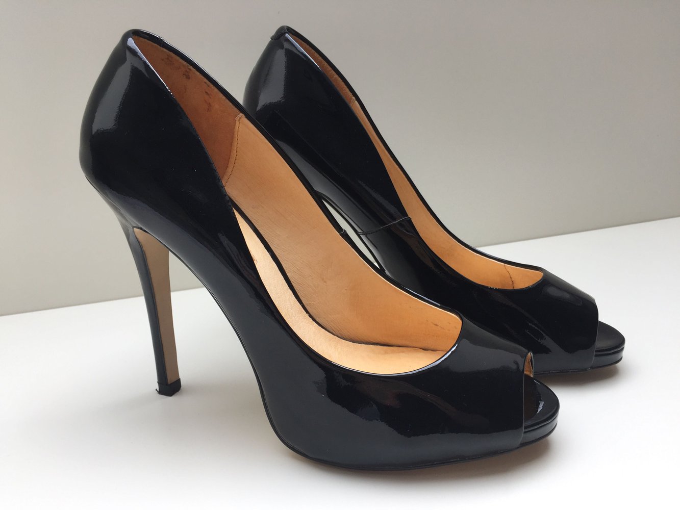 Buffalo High Heel Peeptoe Pumps schwarz Leder Lack Optik Größe 40
