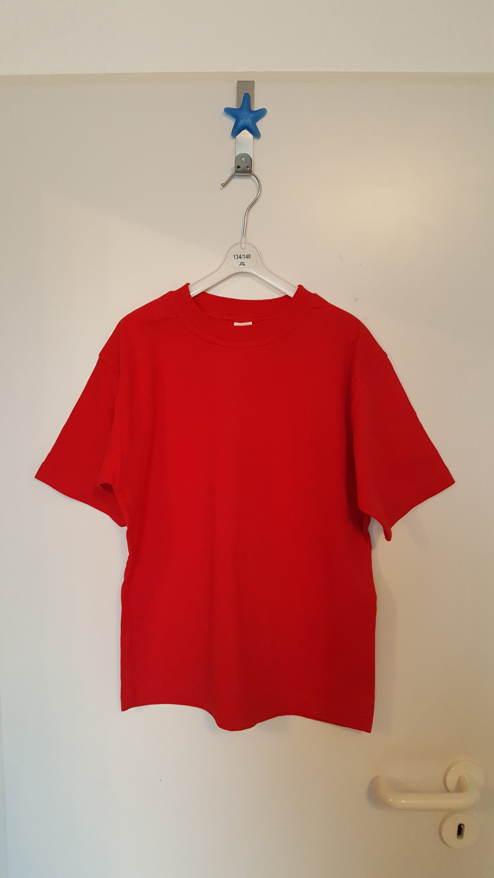 410. Neues unisex T-Shirt von TCM, Gr. 146-152, rot