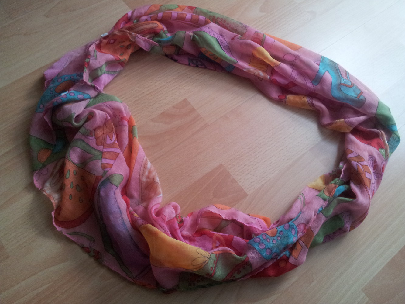 Rundschal Loop Tuch rosa bunt Viskose Handtaschen Schuhe